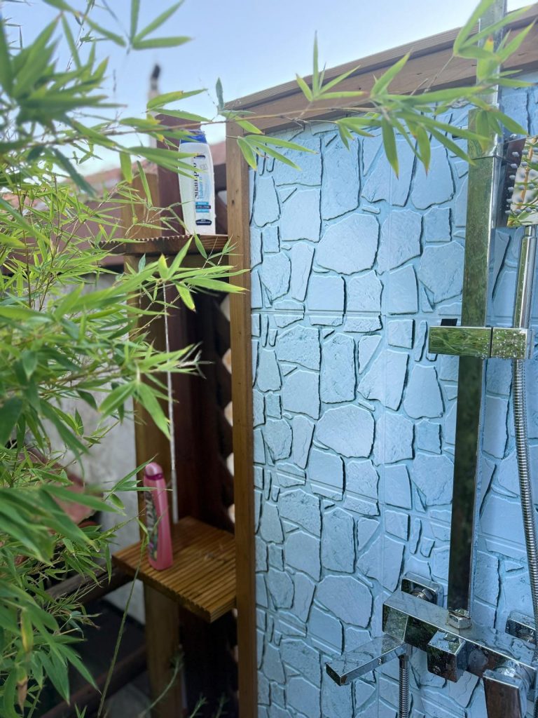 Soluzione Arredo Doccia Esterna e Pedana Antiscivolo Arredo Giardino Pino Garden&Wood Casal Velino (Salerno) www.pinogardenwood.it