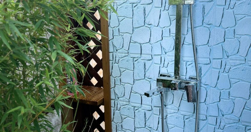 Soluzione Arredo Doccia Esterna e Pedana Antiscivolo Arredo Giardino Pino Garden&Wood Casal Velino (Salerno) www.pinogardenwood.it