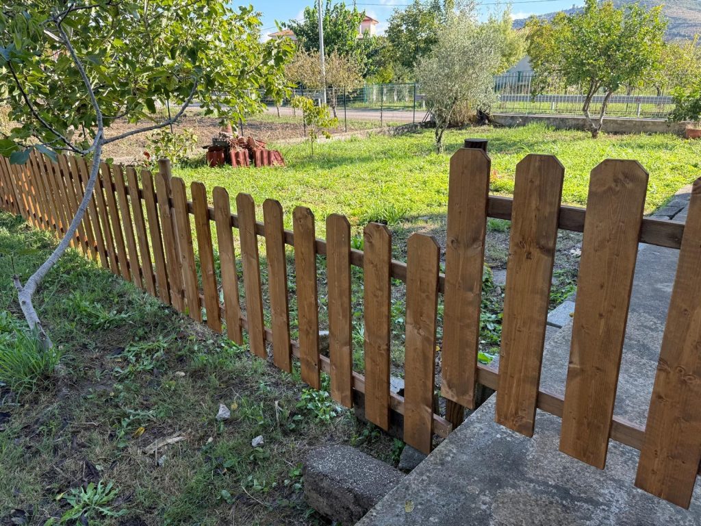 Staccionata in Legno con Doghe Smussate Impregnate Pino Garden&Wood Casal Velino (Salerno) www.pinogardenwood.it