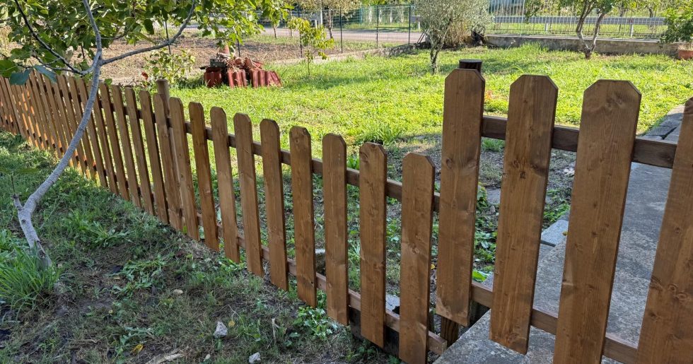 Staccionata in Legno con Doghe Smussate Impregnate Pino Garden&Wood Casal Velino (Salerno) www.pinogardenwood.it