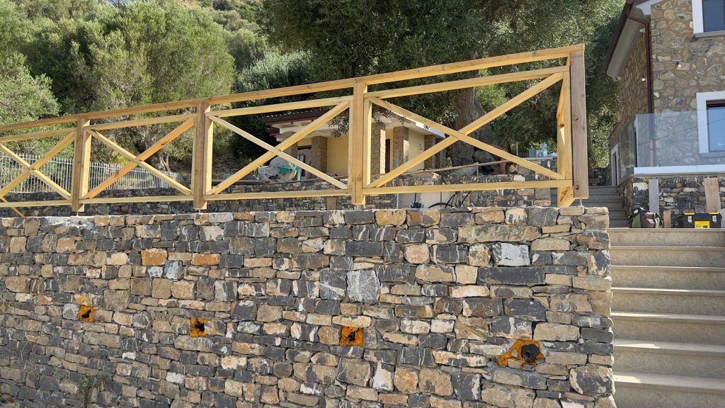 Recinzione in legno con Moduli Pre assemblati a Rodio (Salerno) nel Cilento Pino Garden&Wood di Pasquale Pino Casal Velino (Salerno) www.pinogardenwood.it